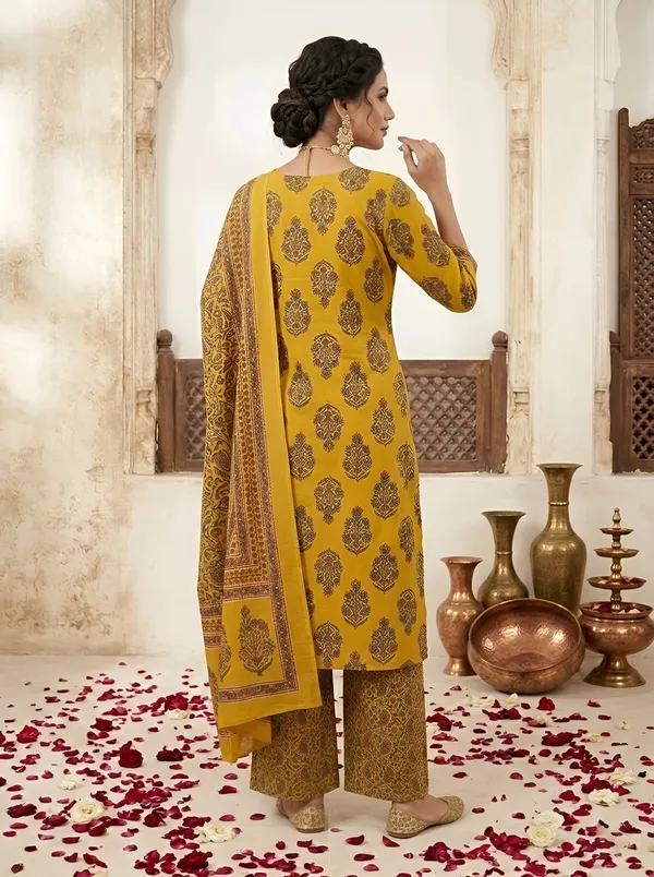 Yellow_Floral_Printed_Straight_Kurta_Set_For_Women
