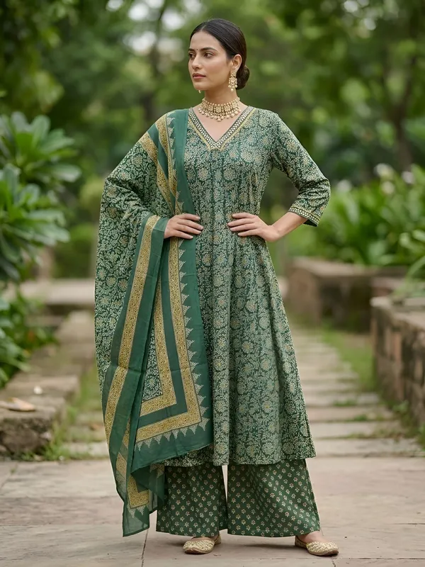 Green_Floral_Printed_Pure_Cotton_Kurta_Set_For_Women