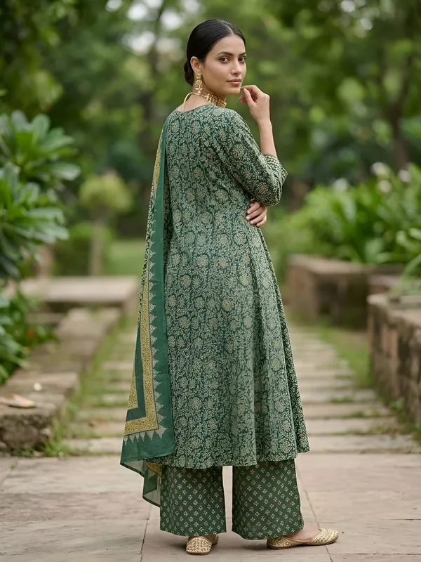 Green_Floral_Printed_Pure_Cotton_Kurta_Set_For_Women