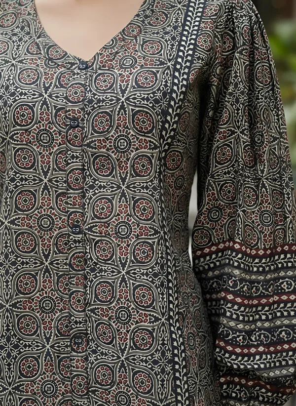 Black__Pure_Cotton_Printed_Tunic_For_Women