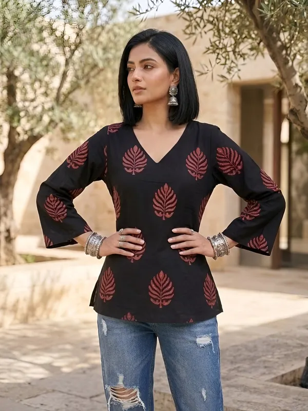 Black__Pure_Cotton_Printed_Tunic_For_Women