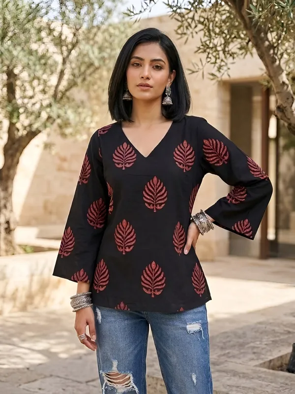 Black__Pure_Cotton_Printed_Tunic_For_Women