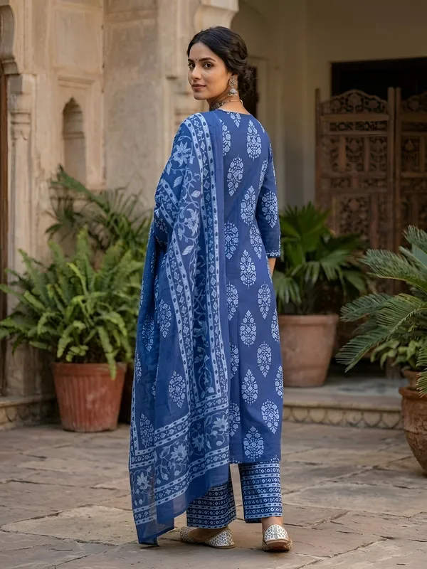 Blue_Floral_Printed_Straight_Kurta_Set_For_Women