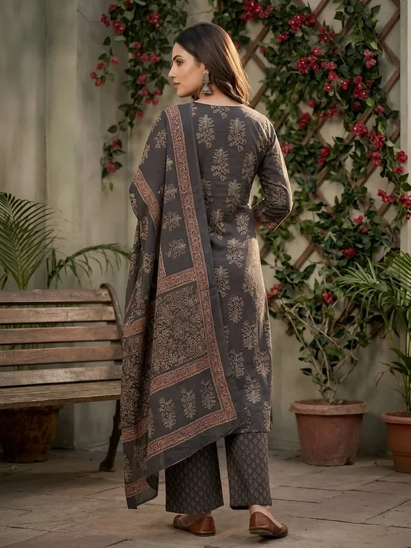 Black_Floral_Printed_Straight_Kurta_Set_For_Women