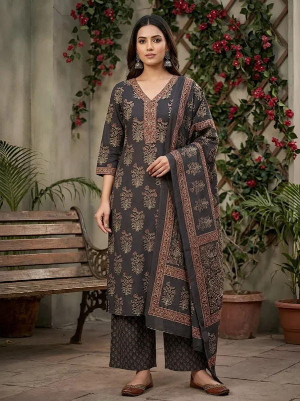 Black_Floral_Printed_Straight_Kurta_Set_For_Women