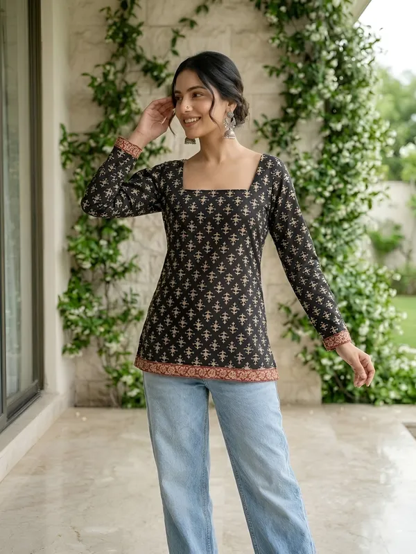 Black__Pure_Cotton_Printed_Tunic_For_Women