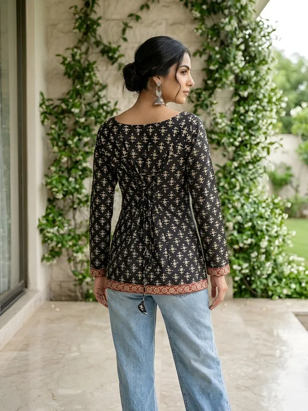 Black__Pure_Cotton_Printed_Tunic_For_Women