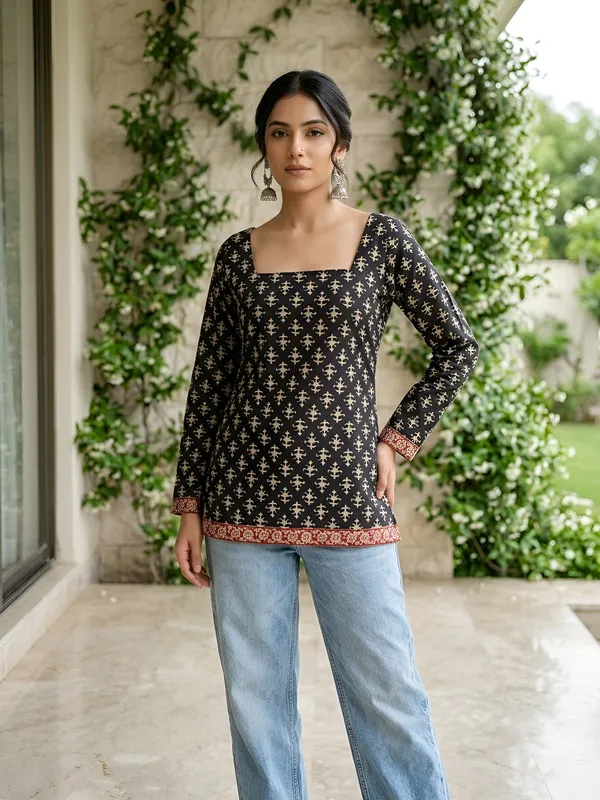 Black__Pure_Cotton_Printed_Tunic_For_Women