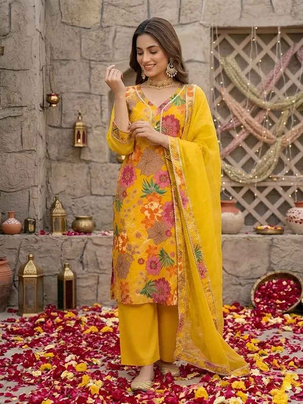 Yellow_Floral_Printed_Straight_Kurta_Set_For_Women
