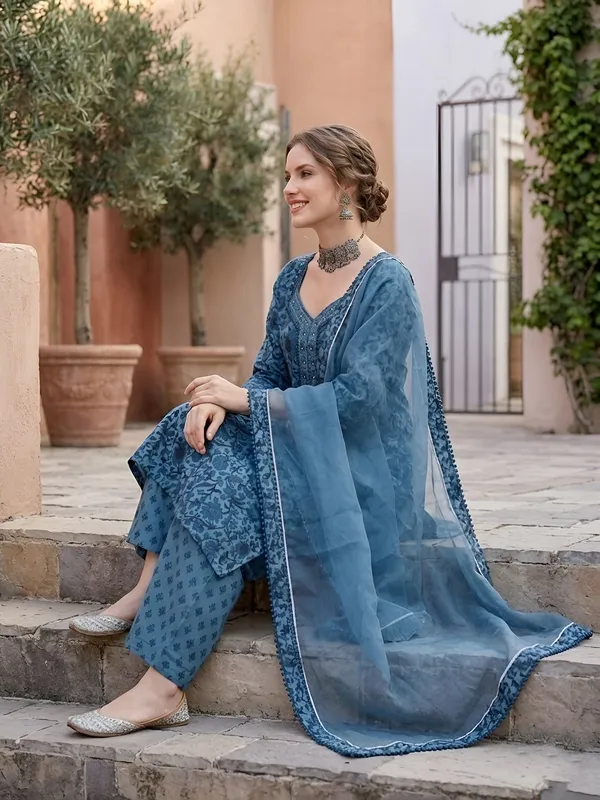 Blue_Floral_Printed_Straight_Kurta_Set_For_Women