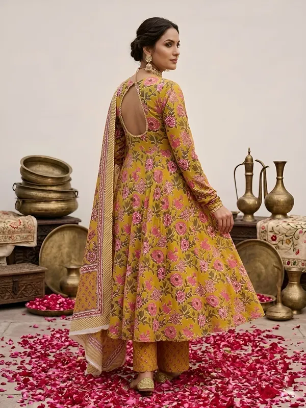 Yellow_Floral_Floral_Printed_Anarkali_Kurta_Set_For_Women