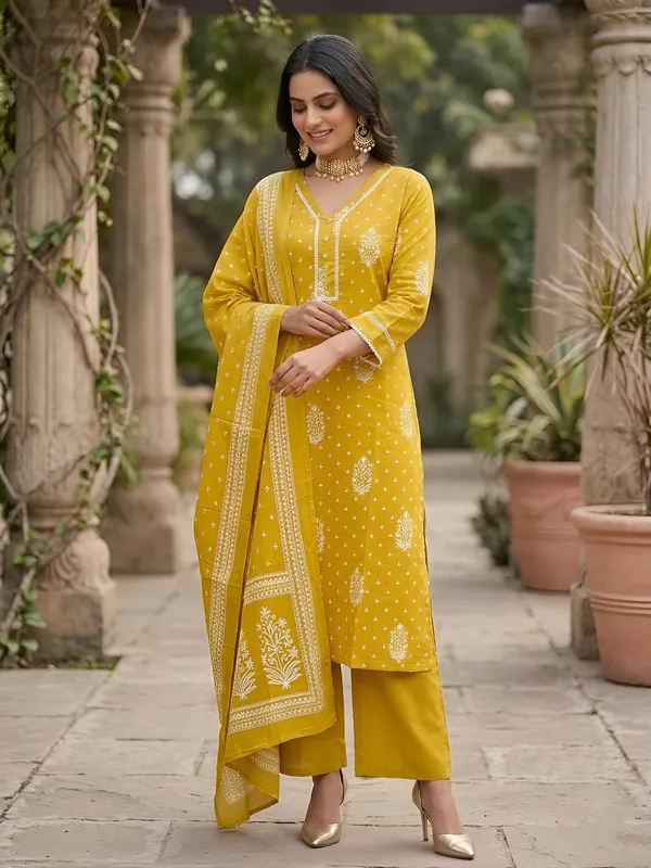 Yellow_Floral_Printed_Straight_Kurta_Set_For_Women