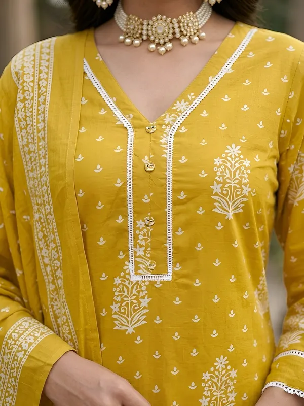 Yellow_Floral_Printed_Straight_Kurta_Set_For_Women