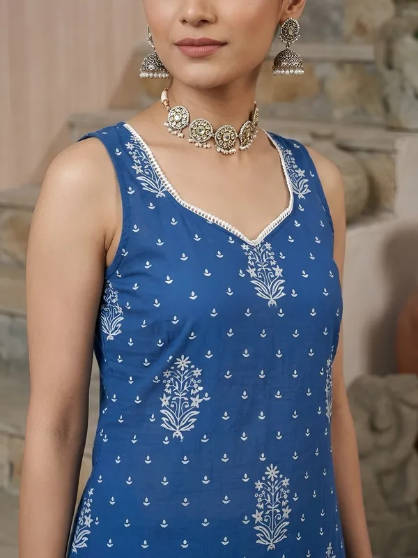 Blue_Floral_Printed_Straight_Kurta_Set_For_Women