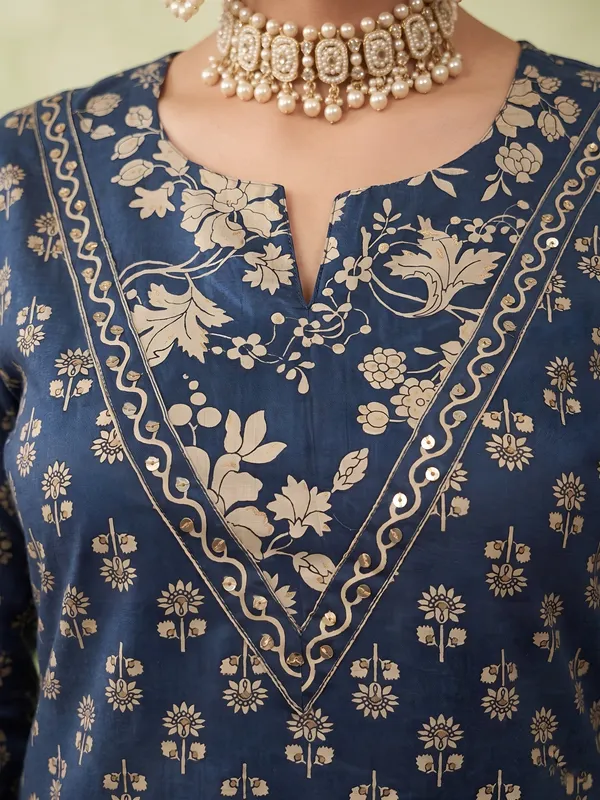 Blue_Floral_Printed_Straight_Kurta_Set_For_Women