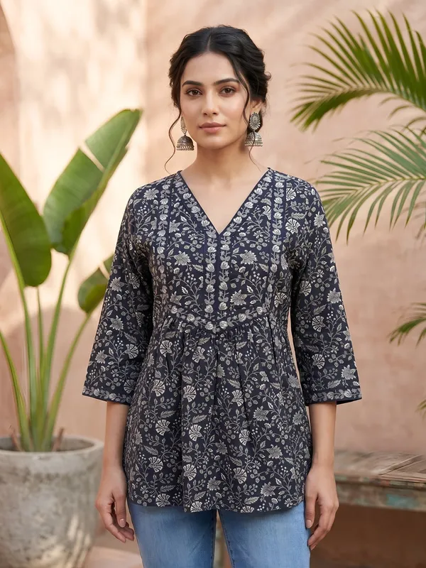 Black__Pure_Cotton_Printed_Tunic_For_Women
