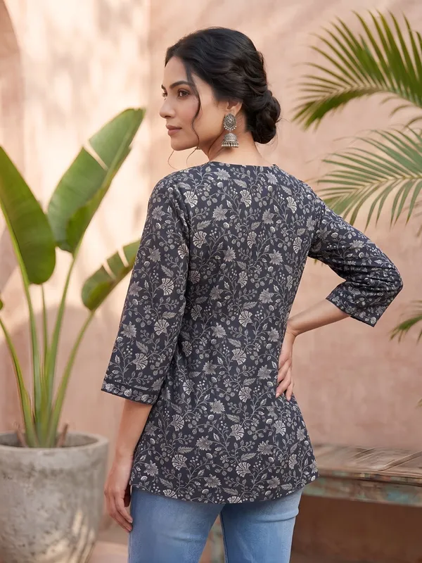 Black__Pure_Cotton_Printed_Tunic_For_Women
