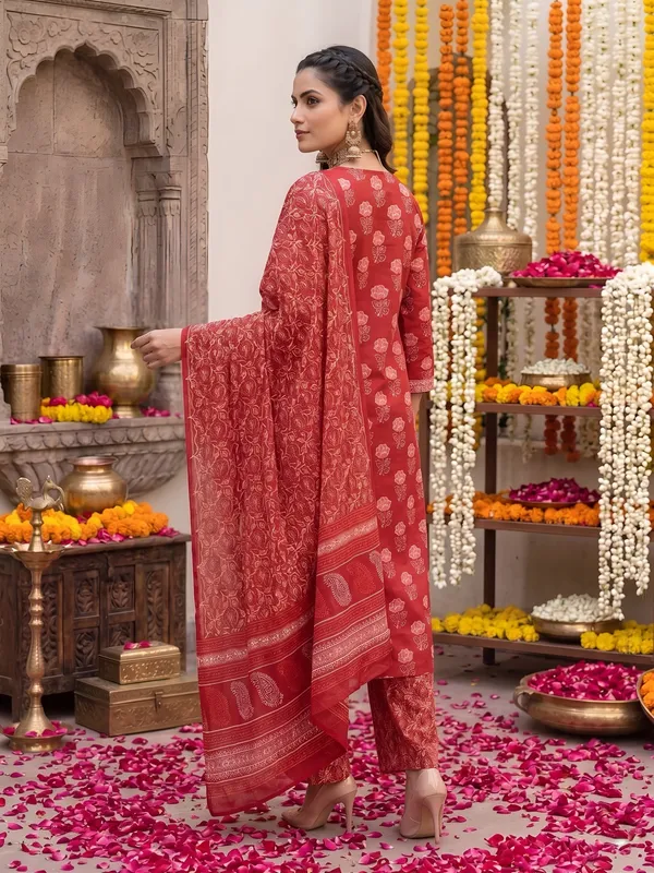 Red_Floral_Printed_Straight_Kurta_Set_For_Women