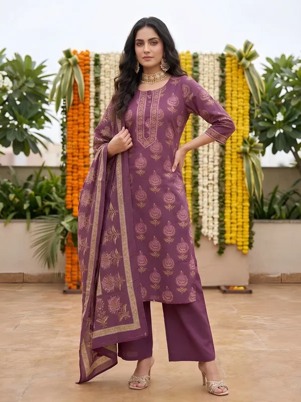 Burgundy_Floral_Printed_Straight_Kurta_Set_For_Women