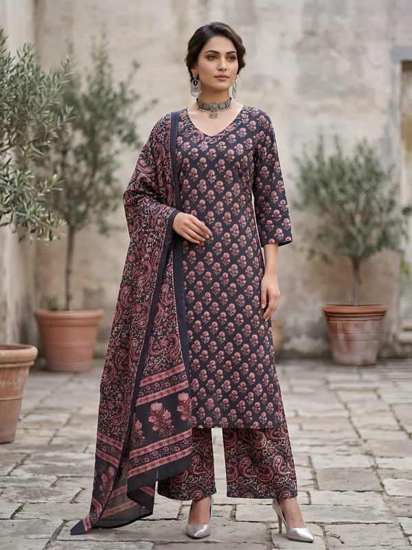 Blue_Floral_Printed_Straight_Kurta_Set_For_Women