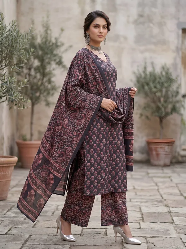 Blue_Floral_Printed_Straight_Kurta_Set_For_Women