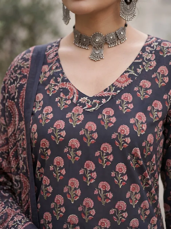 Blue_Floral_Printed_Straight_Kurta_Set_For_Women