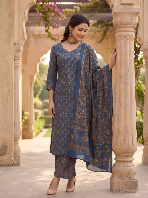 Blue_Floral_Printed_Straight_Kurta_Set_For_Women