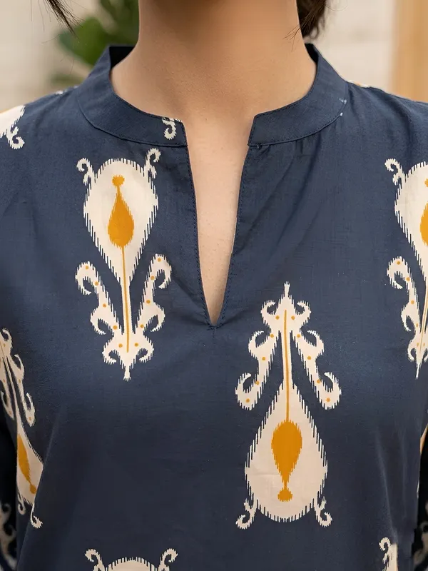 Black_Floral_Printed_Straight_Kurta_Set_For_Women