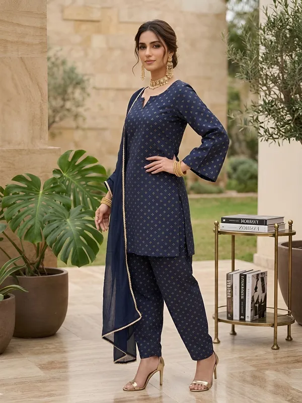 Blue_Floral_Printed_Straight_Kurta_Set_For_Women