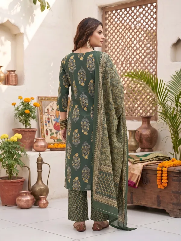 Green_Floral_Printed_Straight_Kurta_Set_For_Women