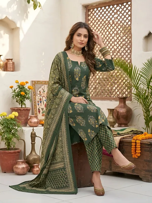 Green_Floral_Printed_Straight_Kurta_Set_For_Women
