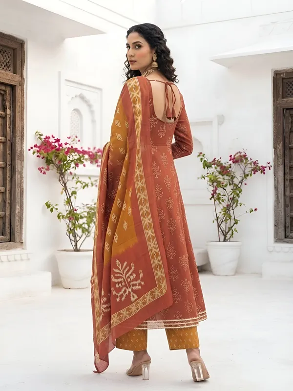Rust_Floral_Printed_Cotton_Kurta_Set