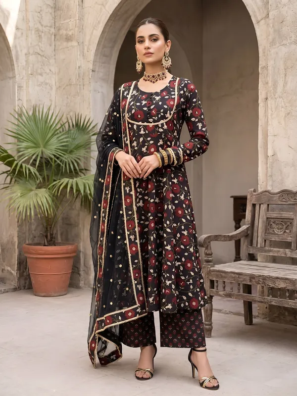 Black_Floral_Printed_Cotton_Kurta_Set