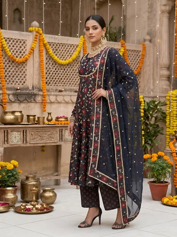 Black_Floral_Printed_Cotton_Kurta_Set