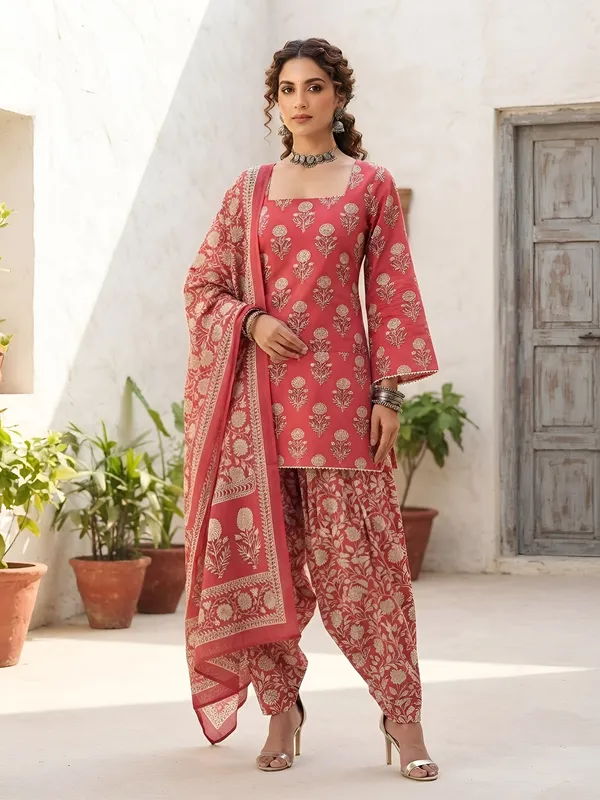 Pink_Floral_Printed_Cotton_Kurta_Set