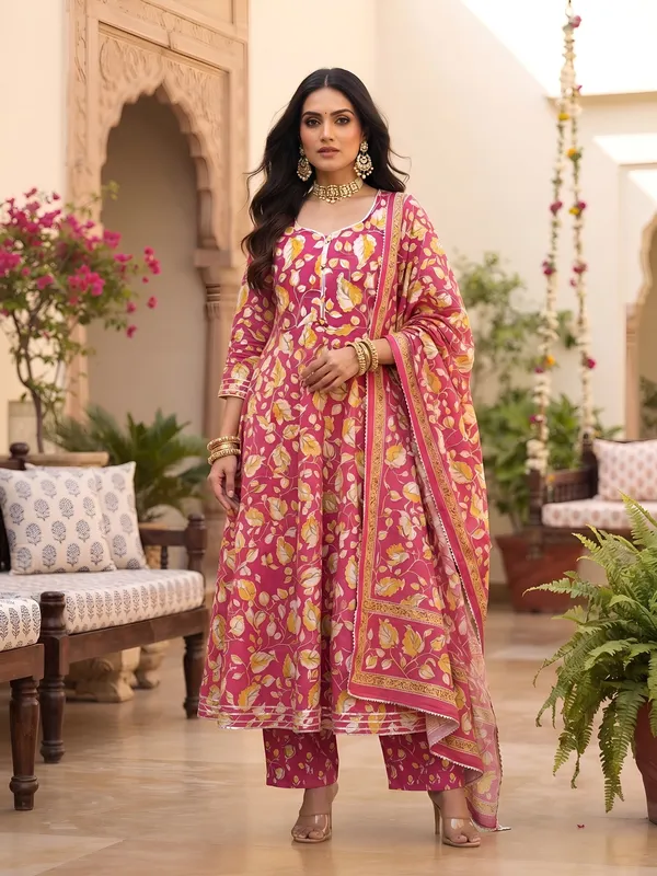 Pink_Floral_Printed_Cotton_Kurta_Set