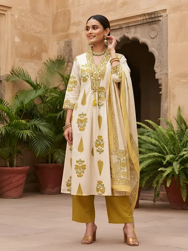 White_Floral_Printed_Cotton_Kurta_Set
