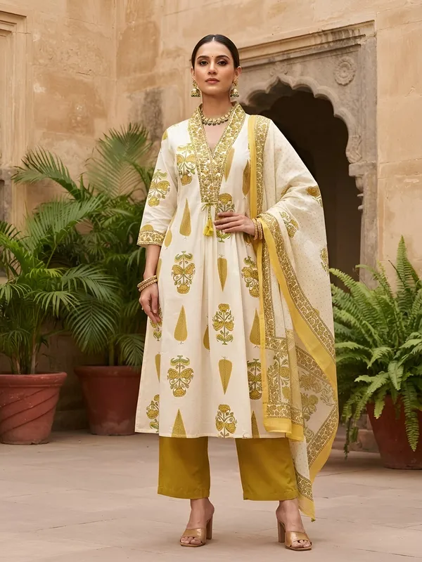 White_Floral_Printed_Cotton_Kurta_Set