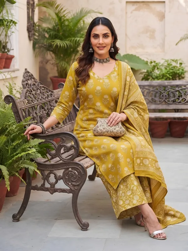 Mustard_Floral_Printed_Cotton_Kurta_Set