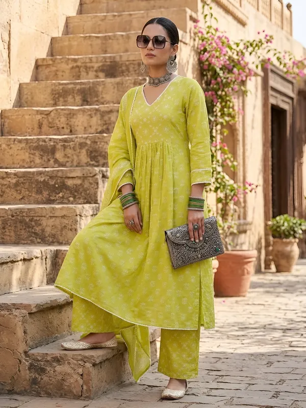 Green_Floral_Printed_Cotton_Kurta_Set