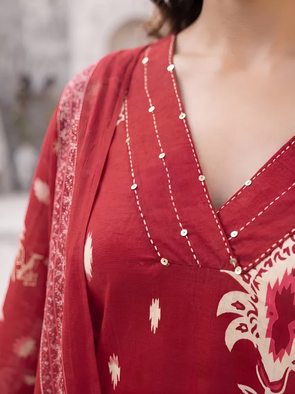 Red_Floral_Printed_Cotton_Kurta_Set