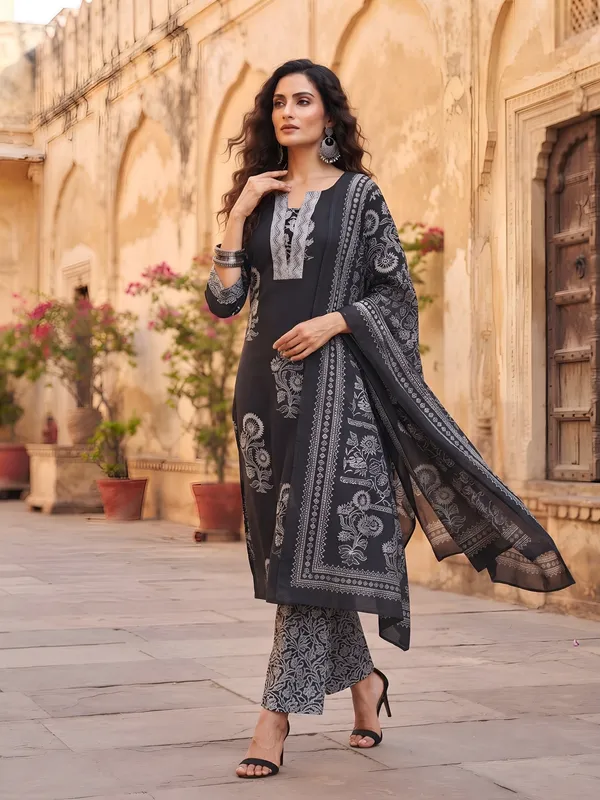 Black_Floral_Printed_Cotton_Kurta_Set