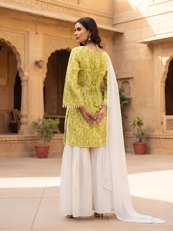 Green_Floral_Printed_Cotton_Kurta_Set