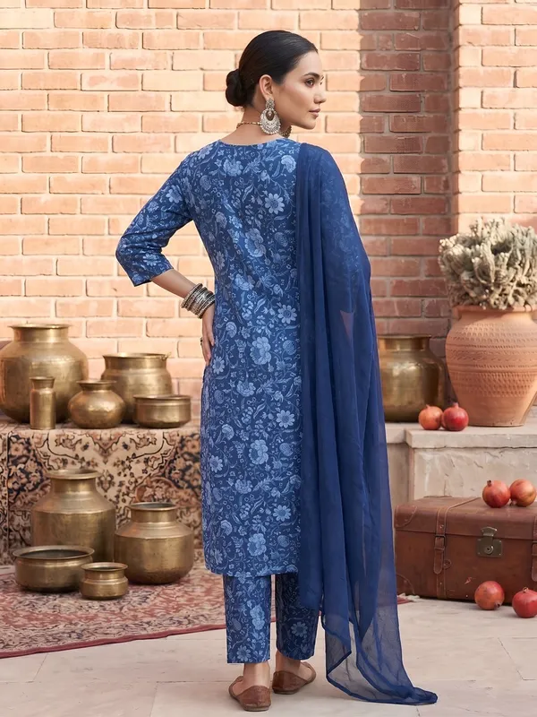 Floral_Printed_Cotton_Straight_Kurta_Set_For_Women