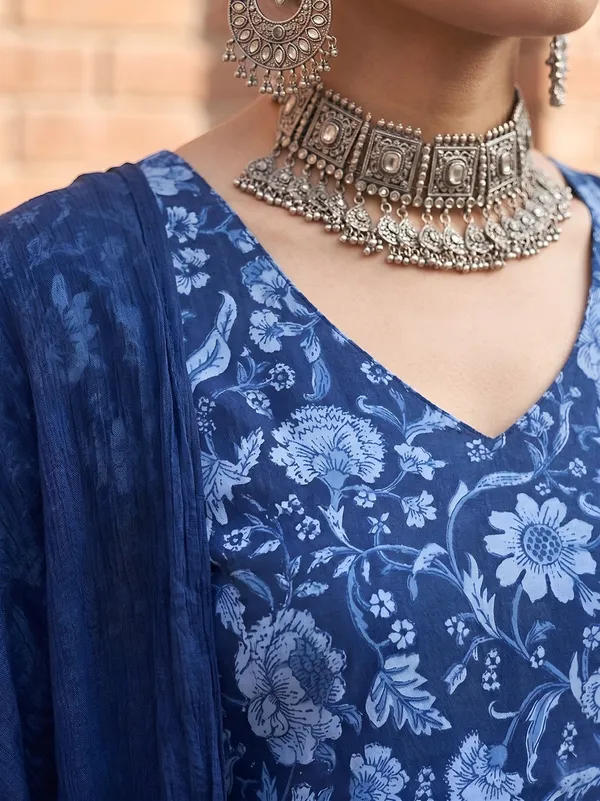Floral_Printed_Cotton_Straight_Kurta_Set_For_Women