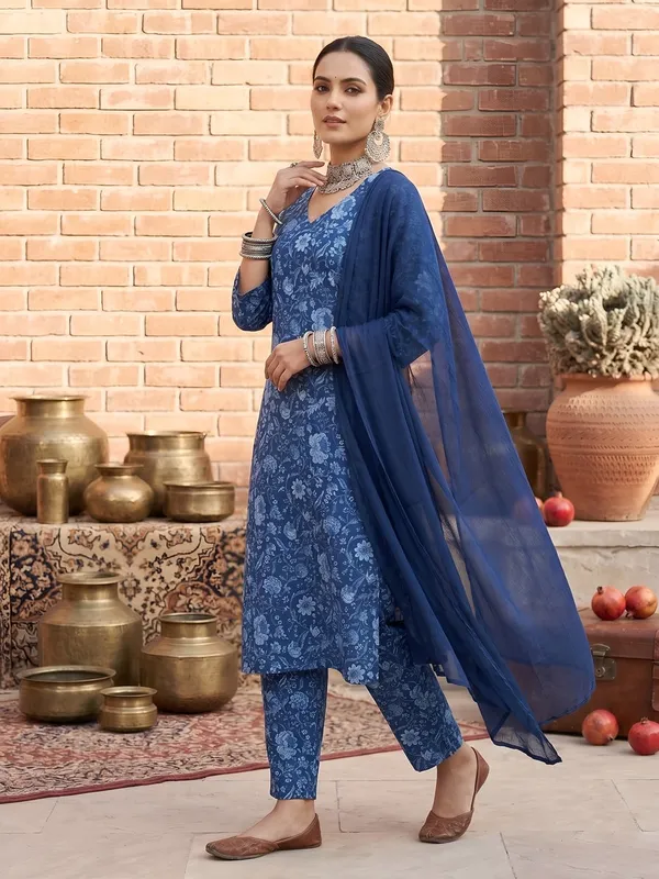 Floral_Printed_Cotton_Straight_Kurta_Set_For_Women