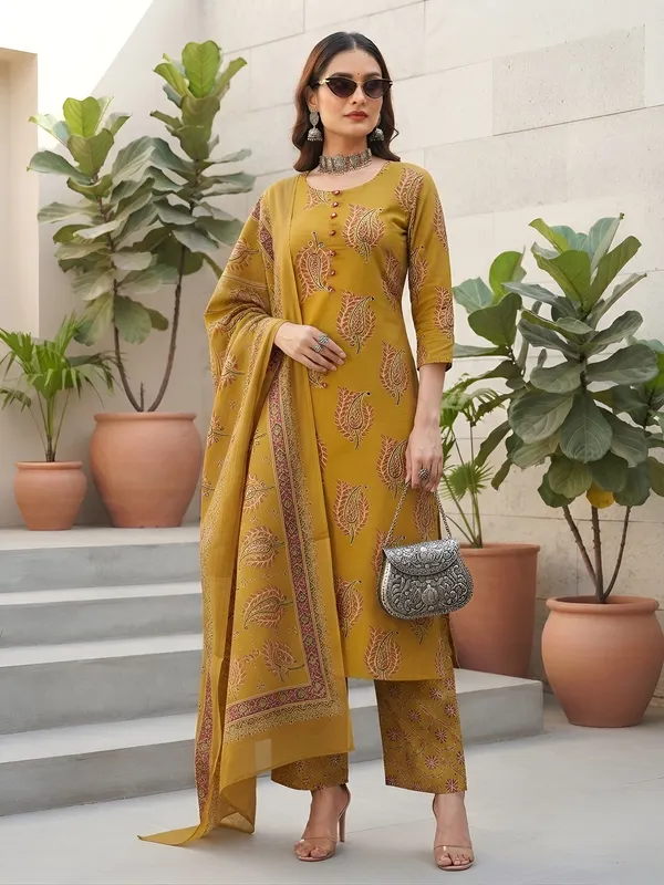 Yellow_Floral_Printed_Cotton_Kurta_Set