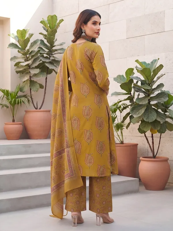 Yellow_Floral_Printed_Cotton_Kurta_Set