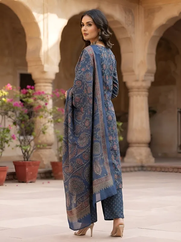 Blue_Floral_Printed_Cotton_Kurta_Set
