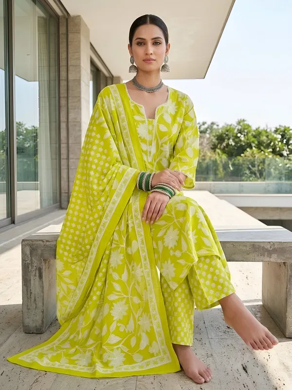 Green_Floral_Printed_Cotton_Kurta_Set